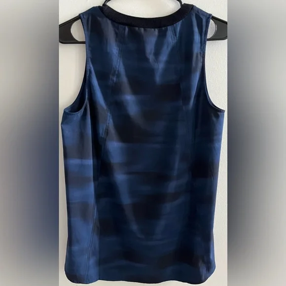 Athleta Zephyr Tank Blurred Blue Camo - Picture 4 of 4